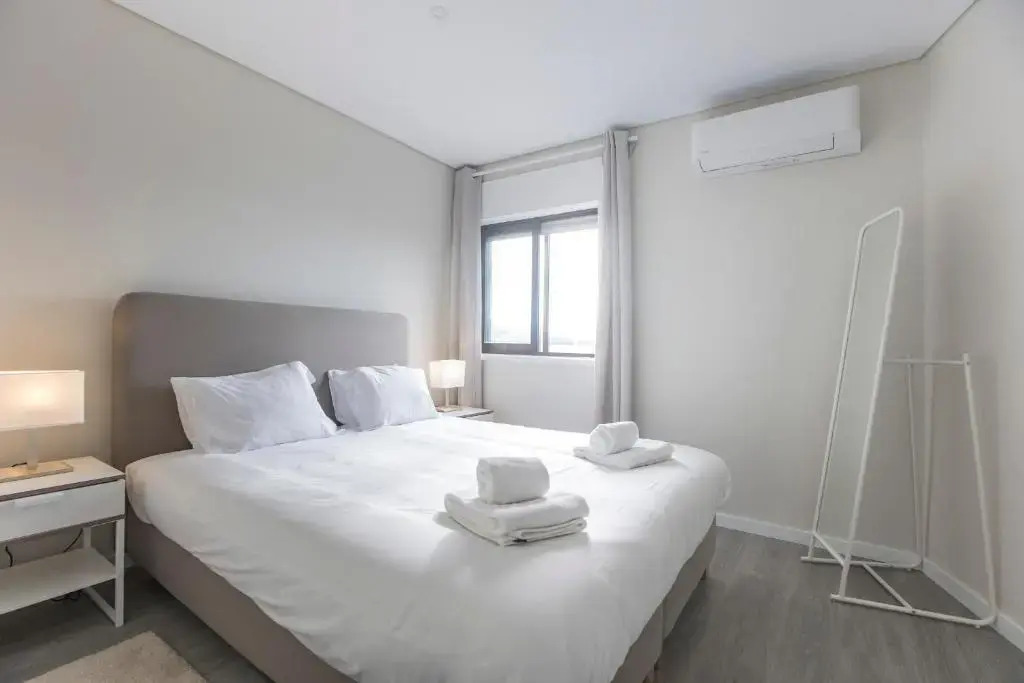 2BR Flat w/ AC & Great Views by LovelyStay
