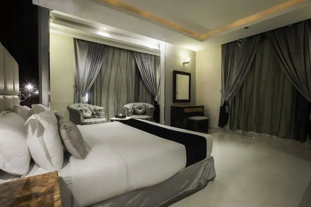 Al Muhaidb Residence Al Takhasossi 2 - Economic