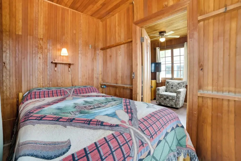 Beachside Cabin w/ Views on Les Cheneaux Islands