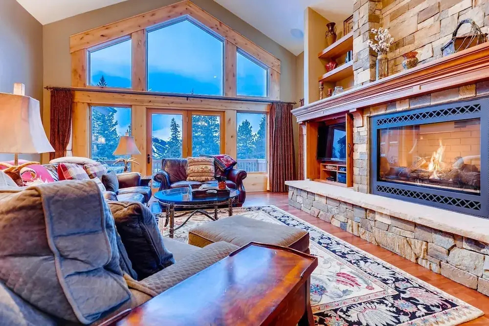 Nangle Woods  4 Bedroom Townhouse by RedAwning