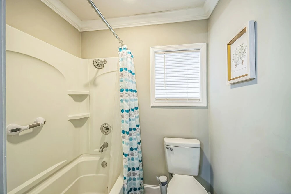 Charming Southern Retreat Near Historic Downtown 4 Bedroom Home