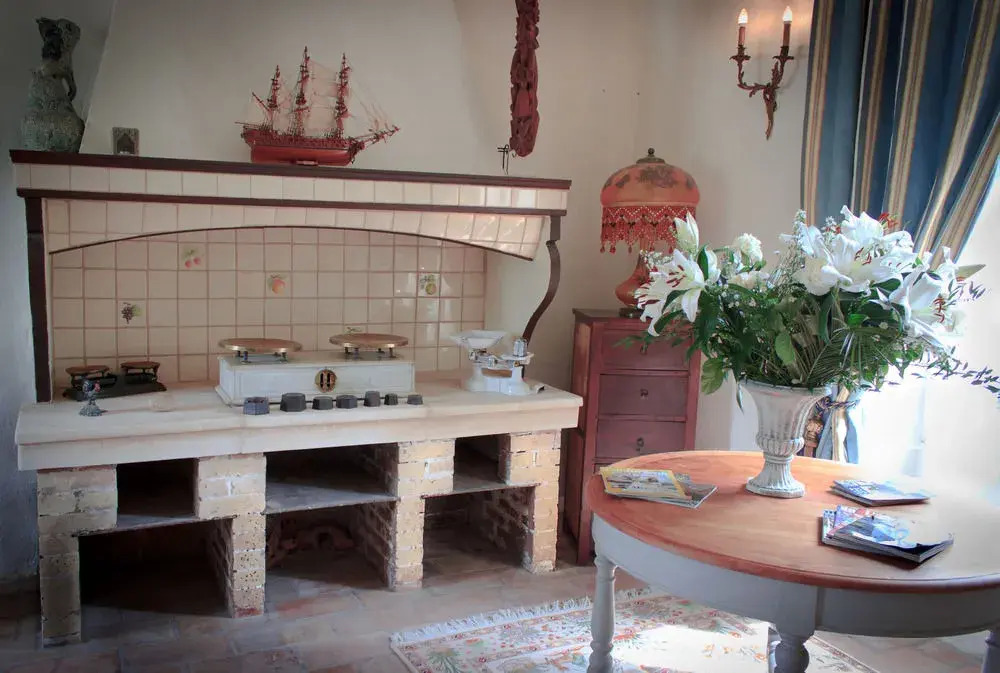 Les Carmes and spa