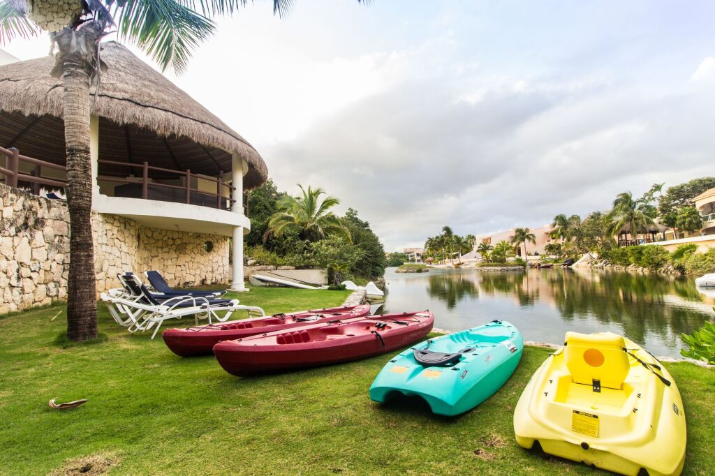 Coral Maya Stay Suites