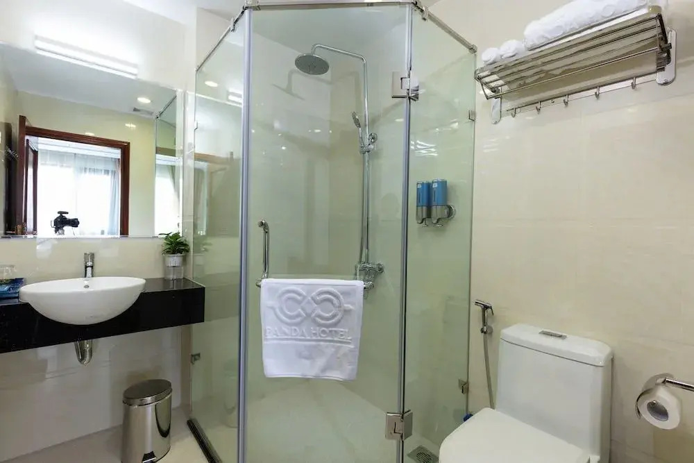 CBon Hotel Do Quang