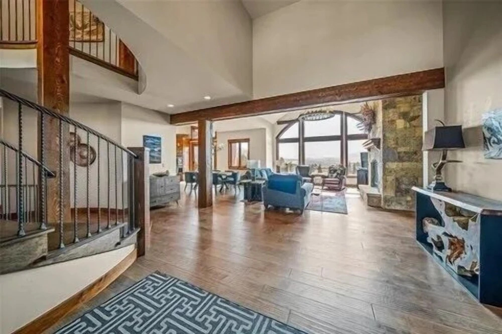 Mountain Oasis Dreams, 7 bedroom home with Hot tub, New listing! 8 Home by RedAwning