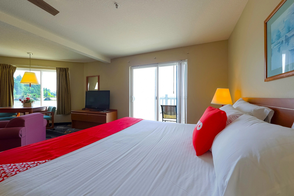 Siletz Bay Beachfront Hotel by OYO Lincoln City