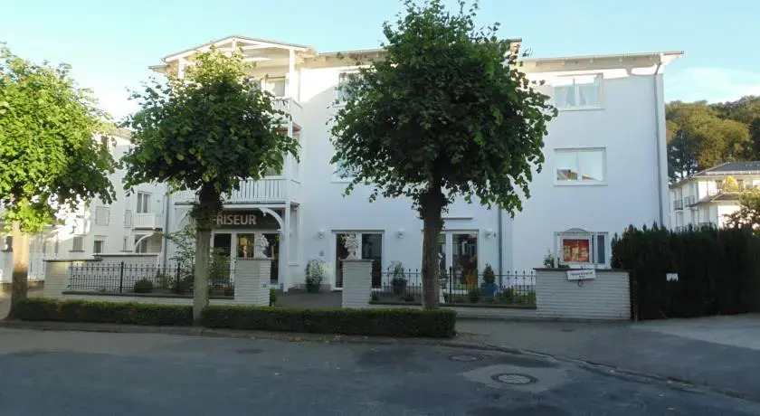 Apartmenthaus Sonnenblick in Binz - Parkplatz kostenlos