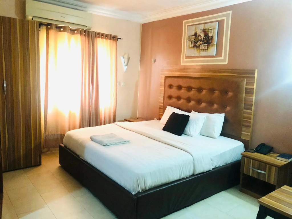 Silver Grandeur Hotel