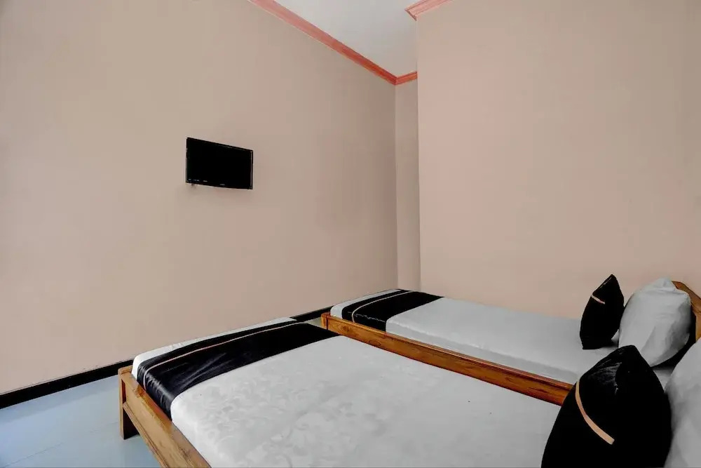 OYO 94899 Homestay Syariah Near UPN
