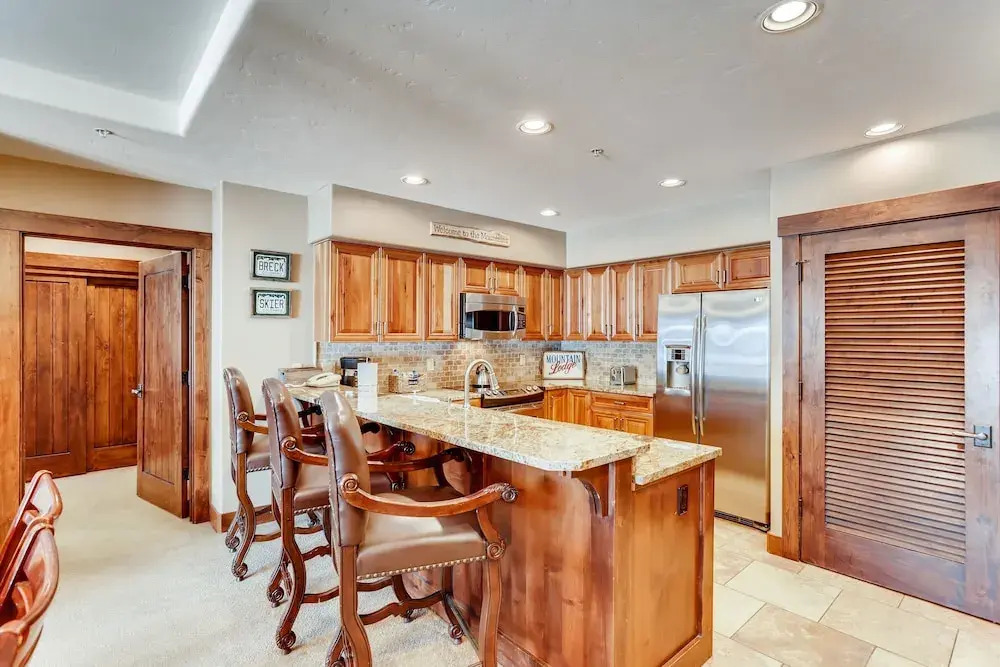 New Listing! Ski-in/ski-out At Crystal Peak 2 Bedroom Condo