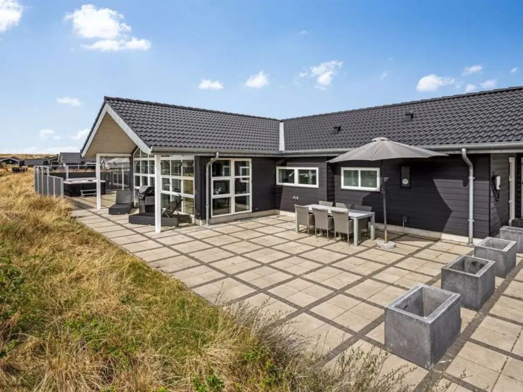 "Keanu" - 750m from the sea in Western Jutland