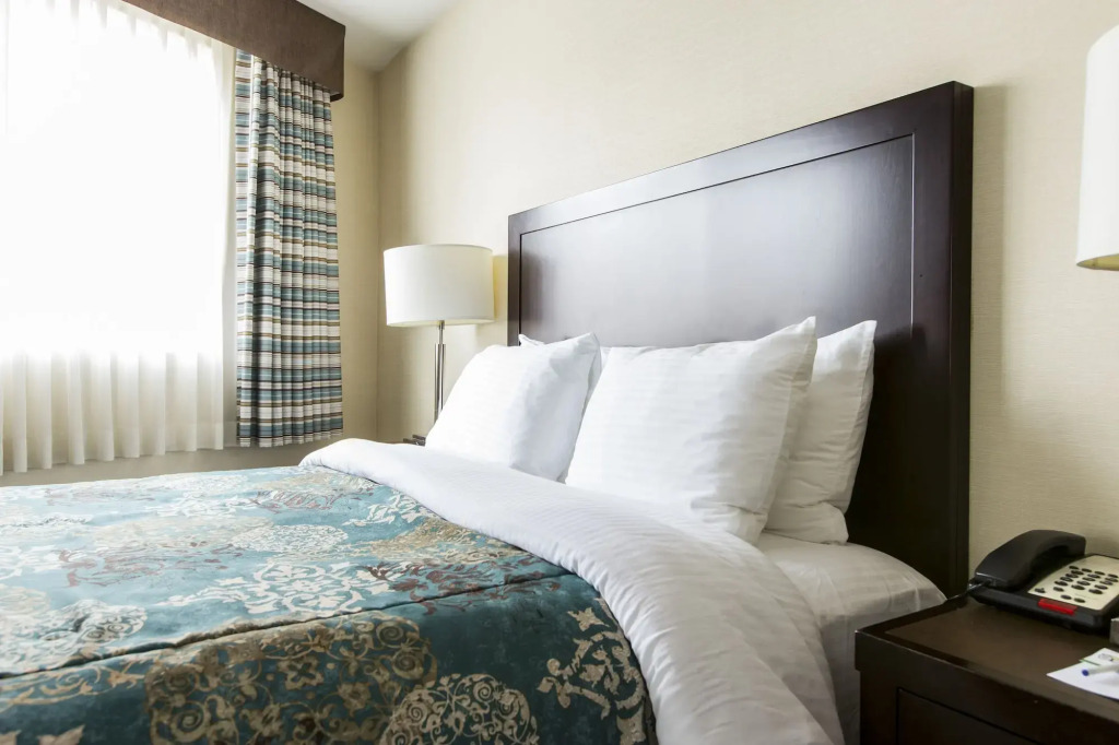Royal Palace Westwood Hotel