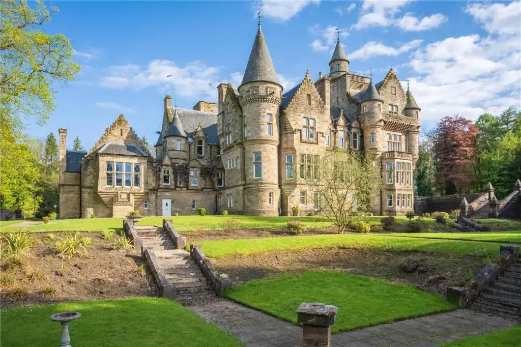 DOLLARBEG CASTLE - The Tower - Luxury Apartment