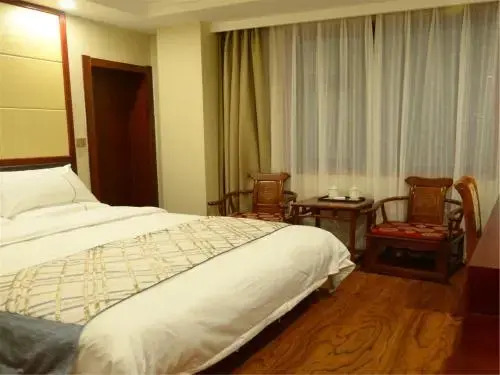 Golden Wheel Hotel