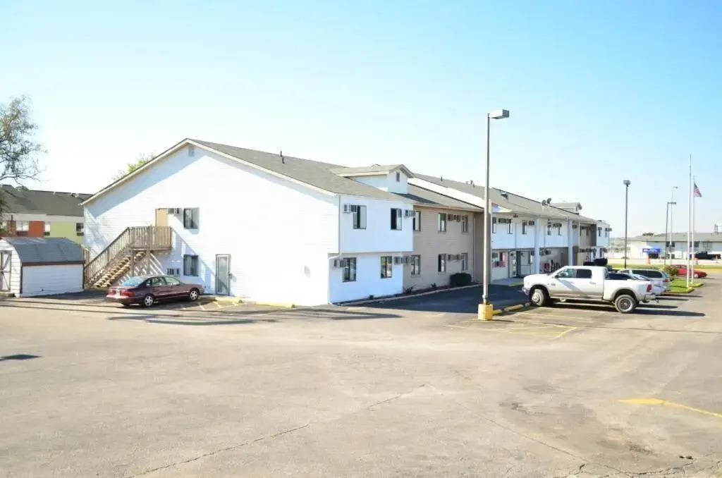Luxury Inn & Suites
