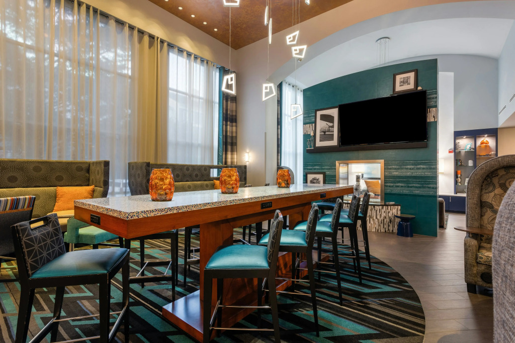 Hampton Inn & Suites Herndon-Reston