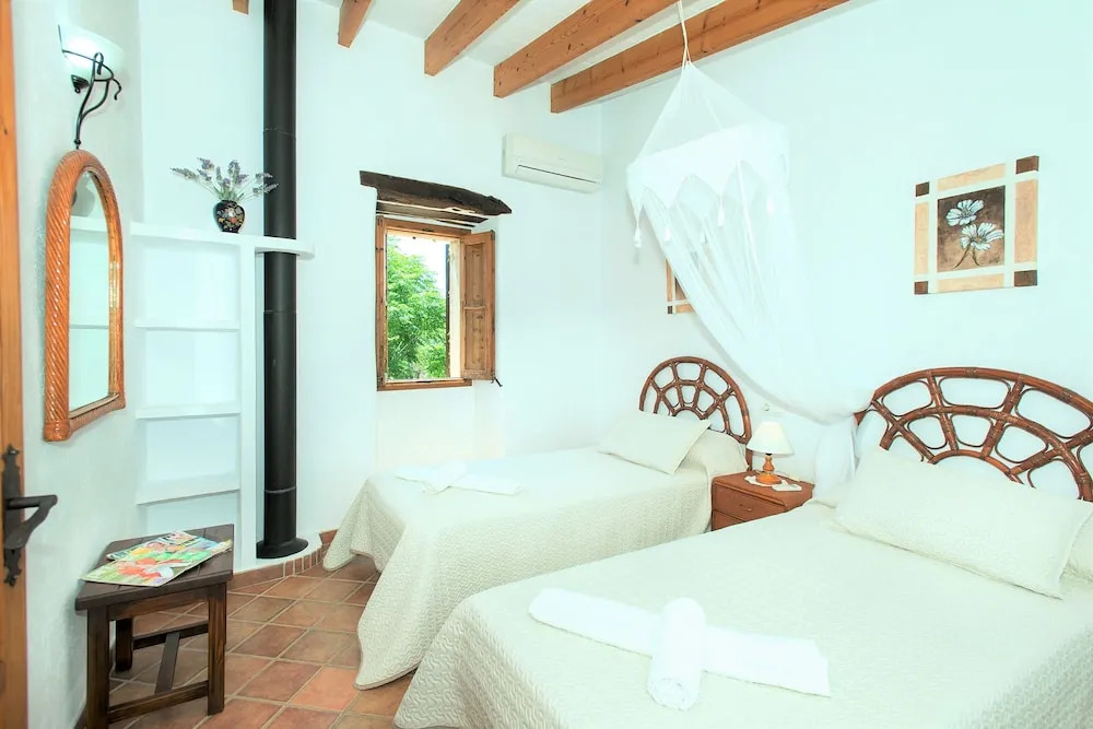 Owl Booking Villa El Campet - Rustic Stay