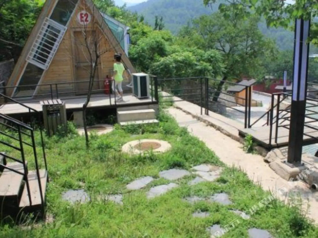 Huanghou Town Leisure Holiday Village