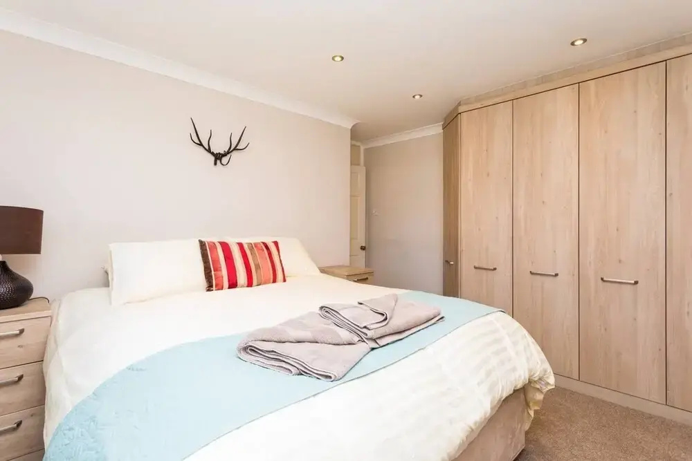 Fabulous 3-bed House, Close to Station