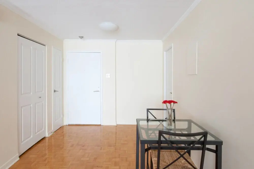 Slick 1BR Right Downtown by Namastay