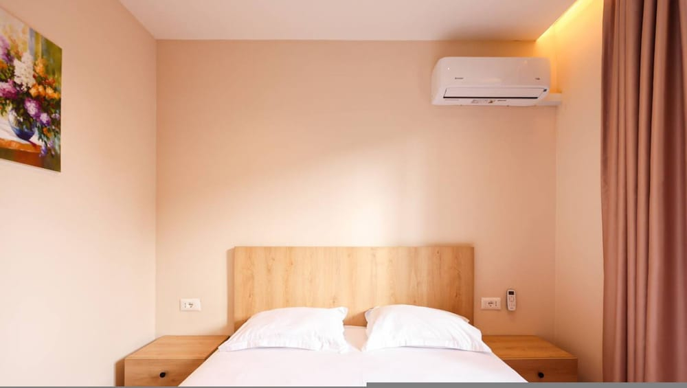 Grandstay Tirana Central 01