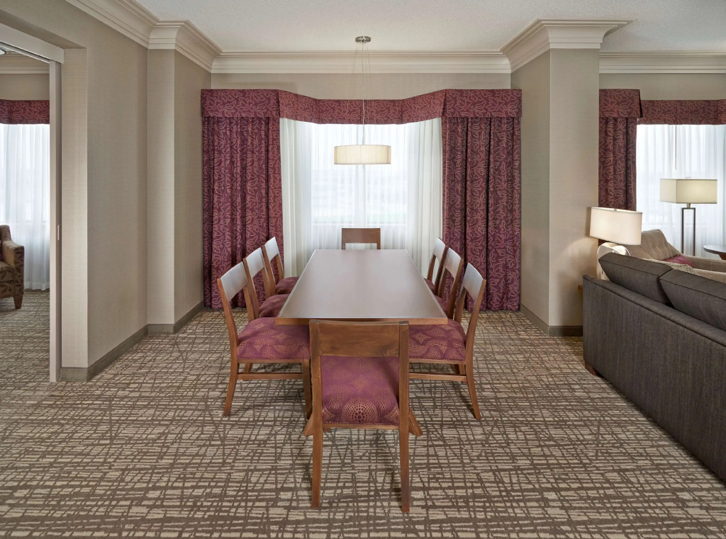 DoubleTree by Hilton West Edmonton