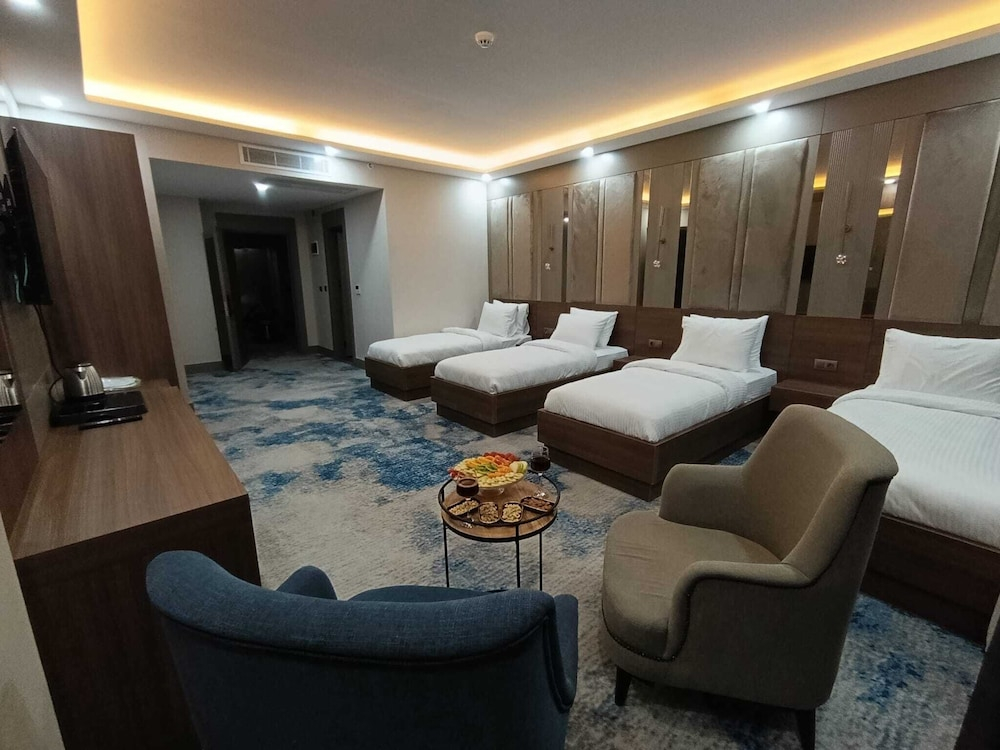 By Tashan Garden Otel