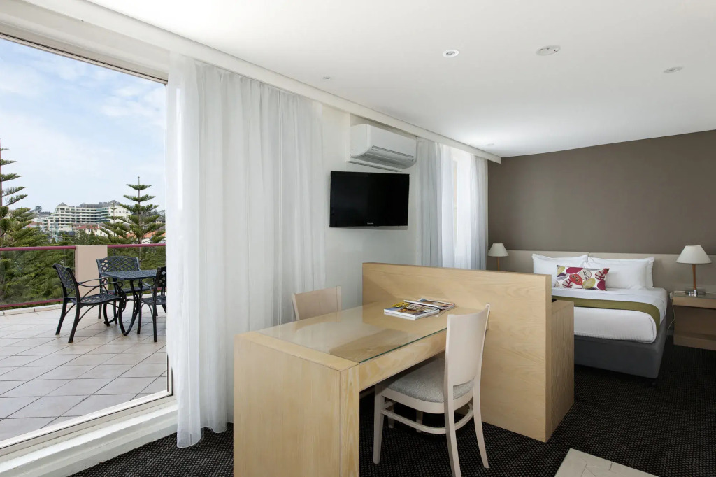 Coogee Sands Hotel & Apartments