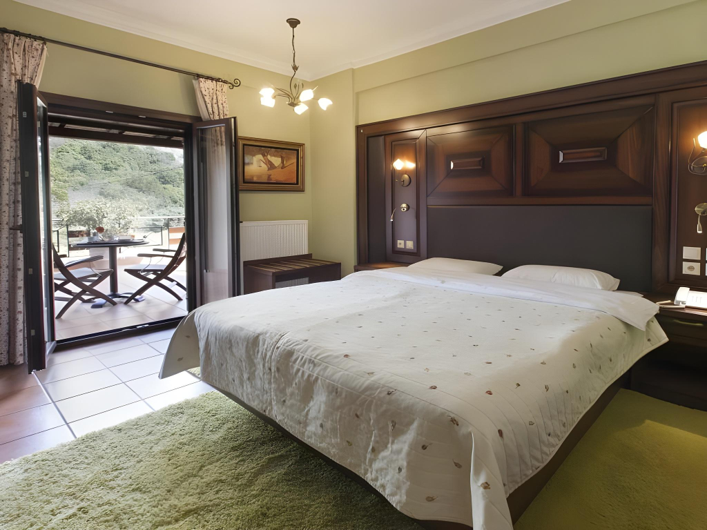Dellas Boutique Hotel