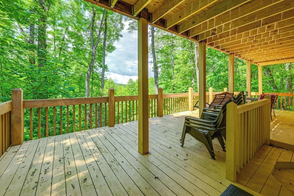Mountain-view Robbinsville Cabin w/ Hot Tub!