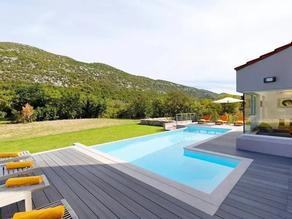 Villa in Zupa With Infinity Pool & Biokovo Views