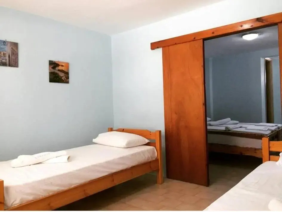 Dimitras Family Apartments 3