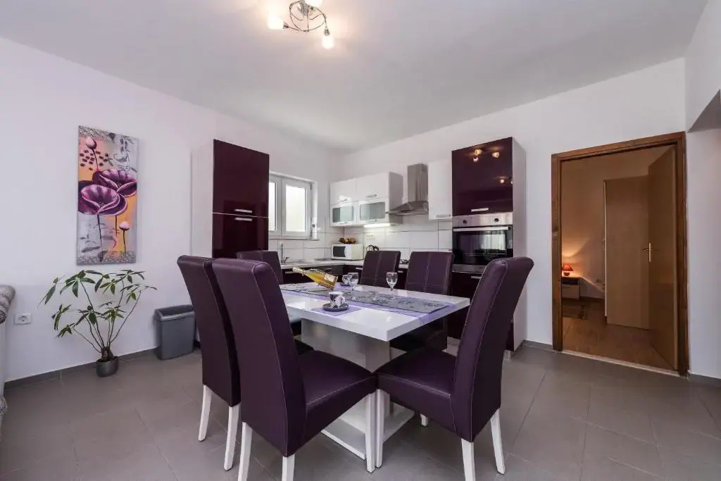 Kristina Apartments