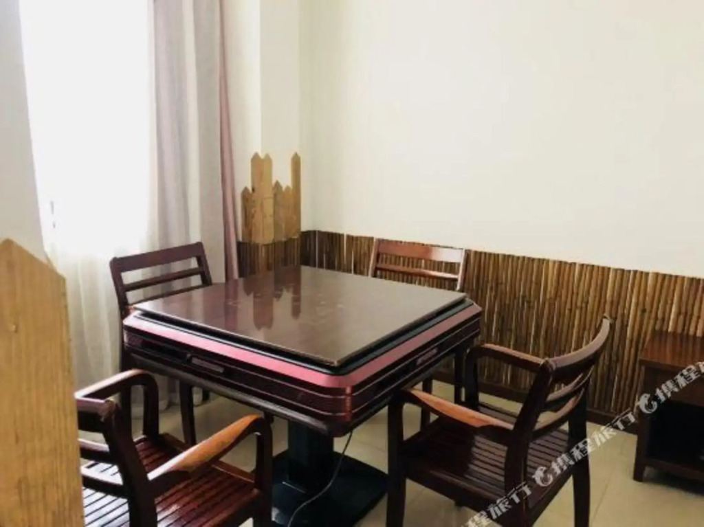 Deqing Shuiyue Qinghua Hotel (Branch 4)