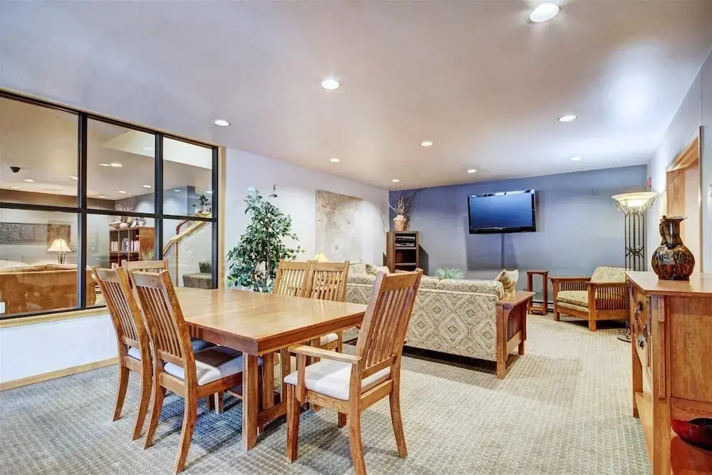 Cedar Lodge 216 by RedAwning