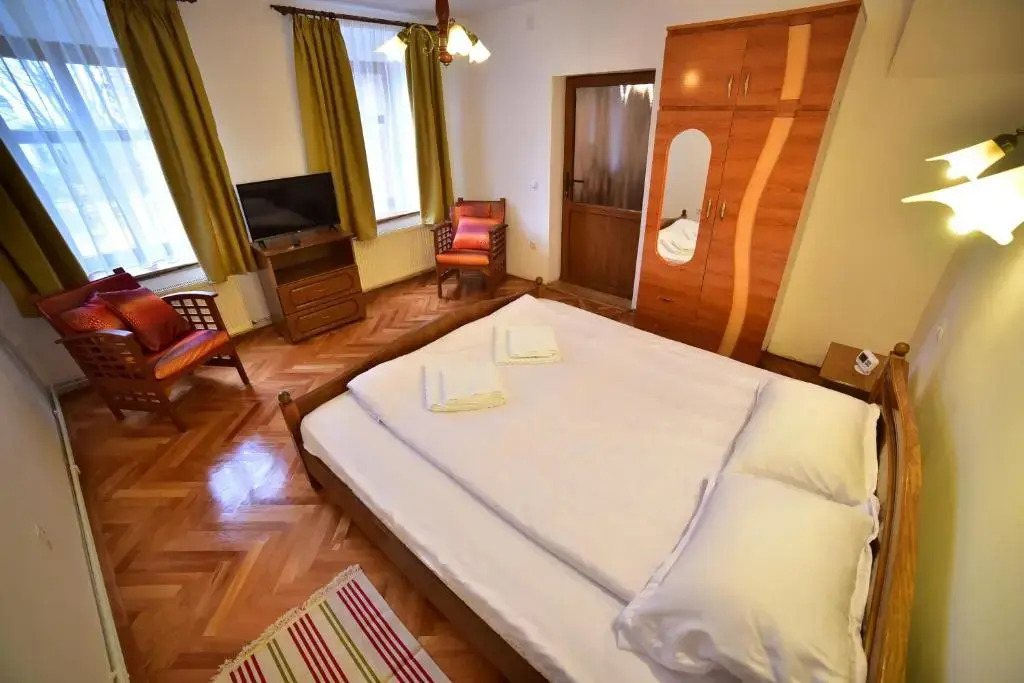 Thalia Apartment