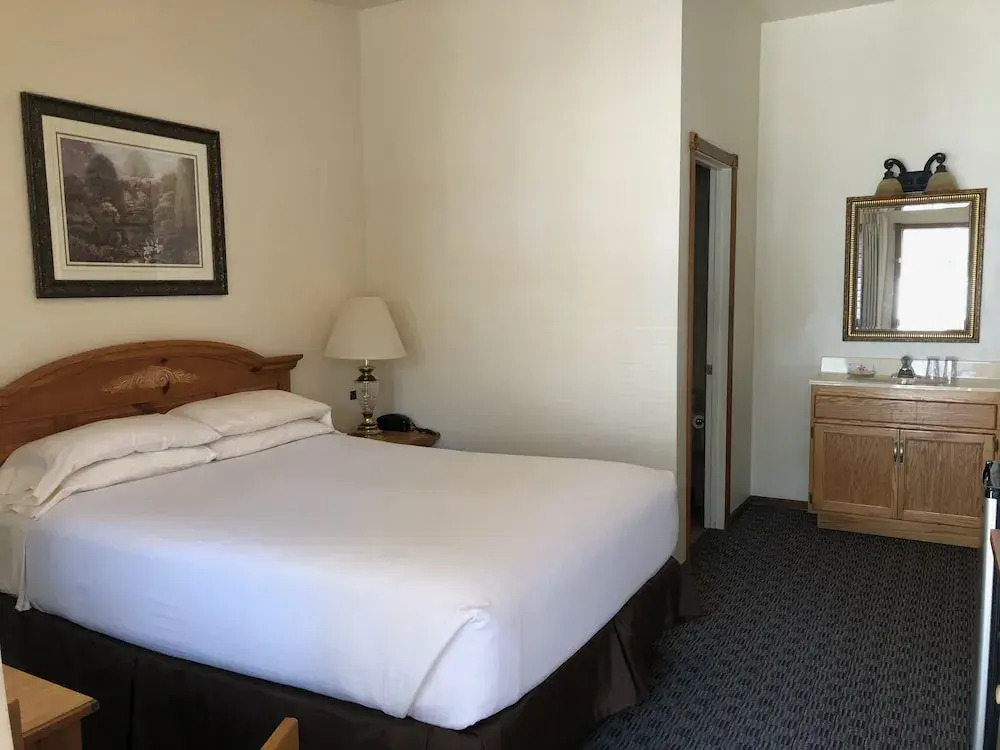 The Landmark Inn
