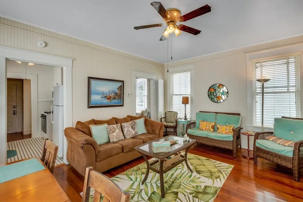 Lazy Days Cottage - Amazing Views And Great Location! 2 Bedroom Home by Redawning