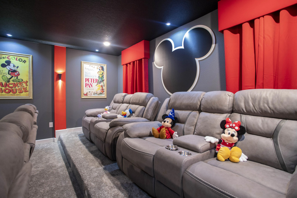 Super luxury home with cinema and game room near Disney