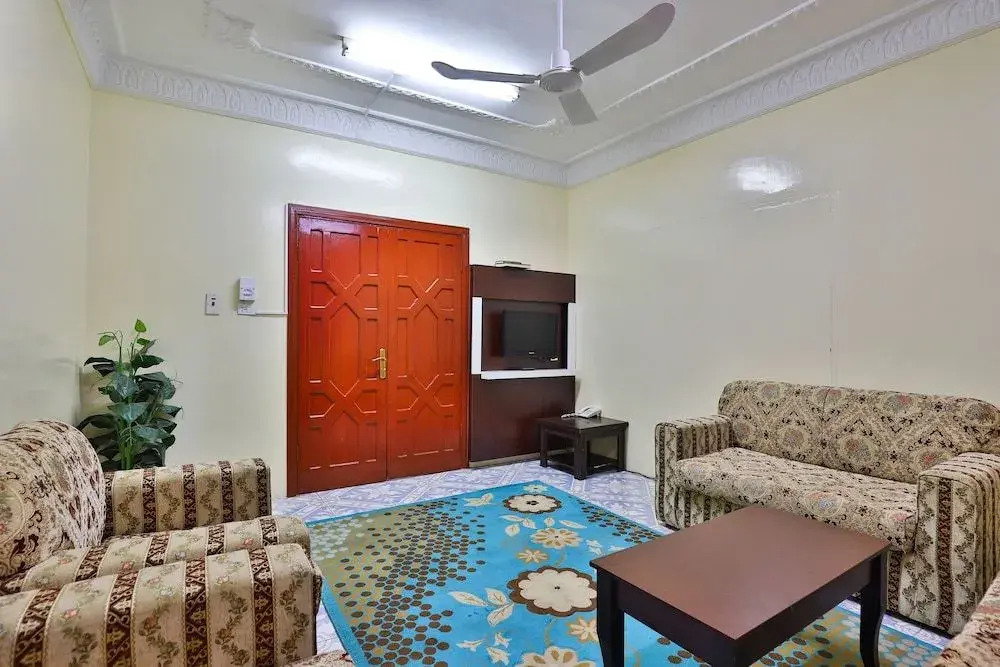 OYO 285 Masharef Furnished Units In