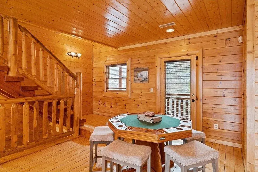 Blue Ridge Refuge 8 Bedroom Cabin by Redawning