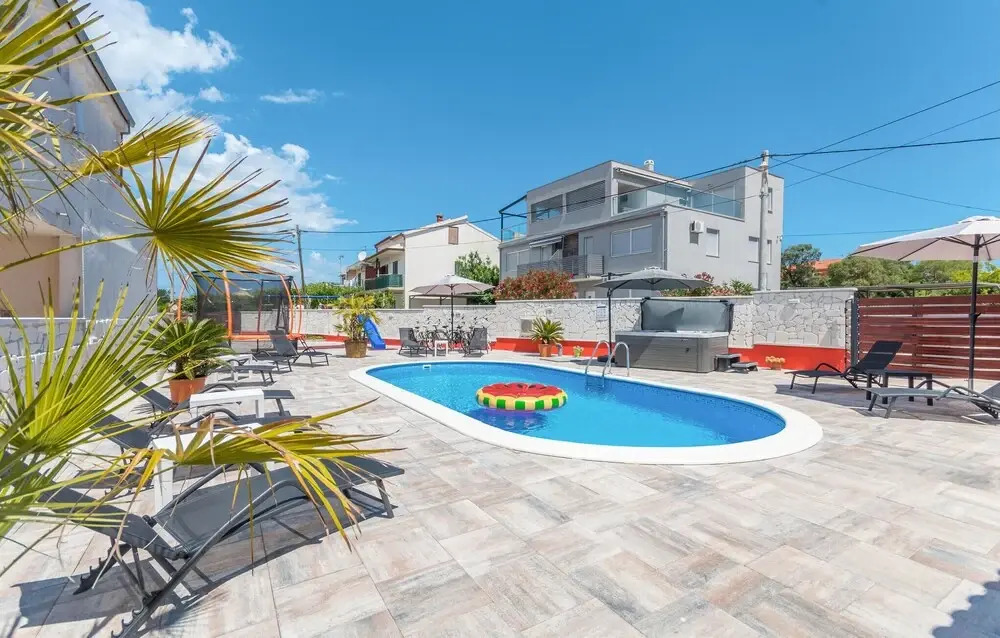 Luxury villa with a swimming pool Turanj, Biograd - 18274