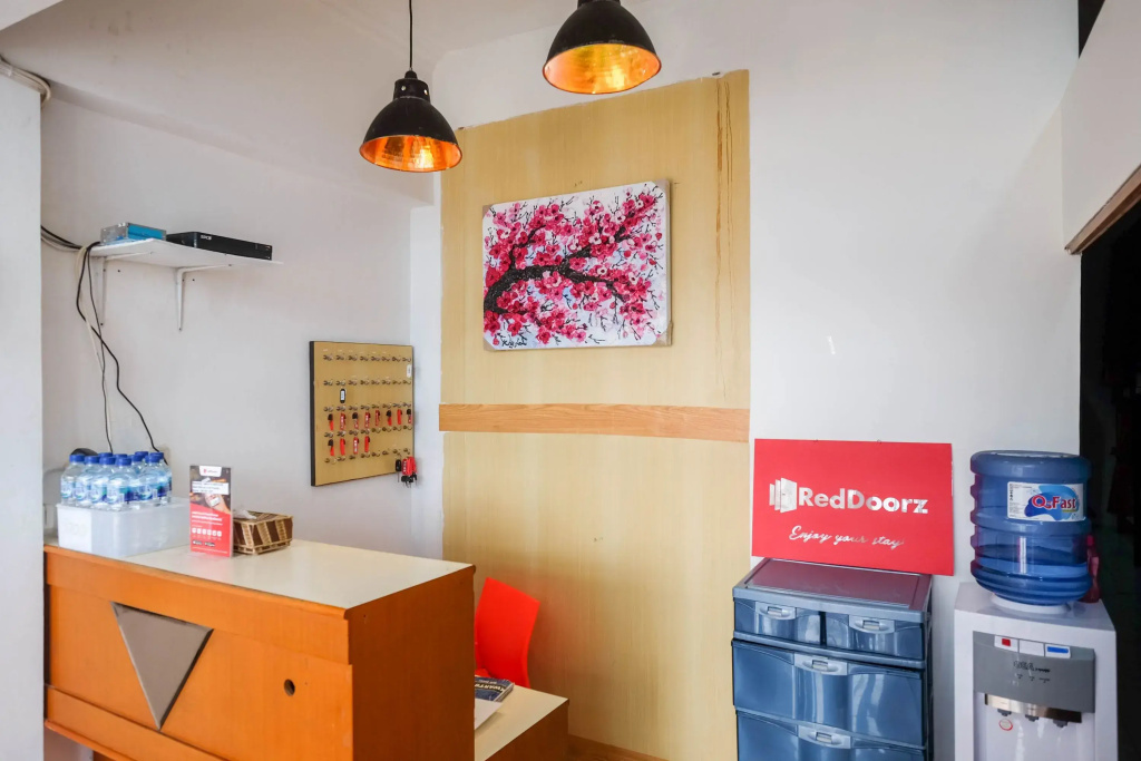 RedDoorz Hostel near Lawang Sewu Semarang