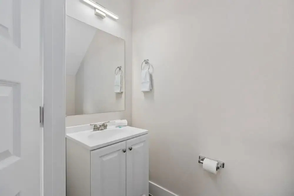 Super Cool- Sleeps 17 Newly Built Near Parks