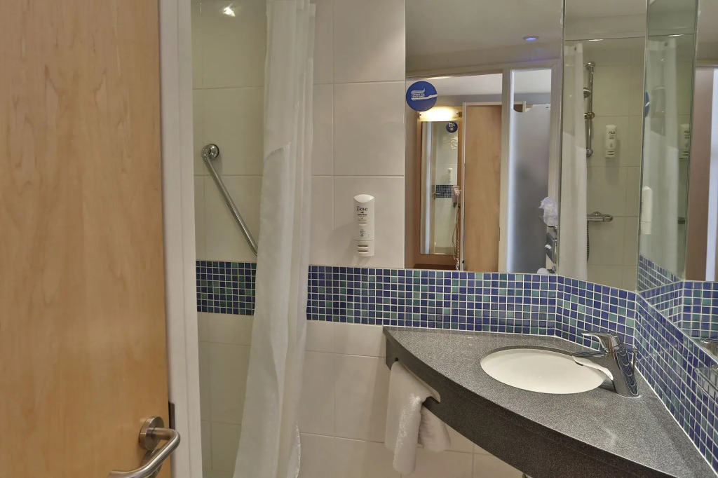 Holiday Inn Express Folkestone Channel Tunnel by IHG