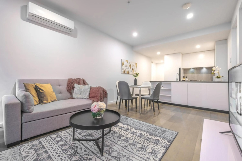 Modern 2BR 1BA apt in MELBOURNE CBD+WIFI