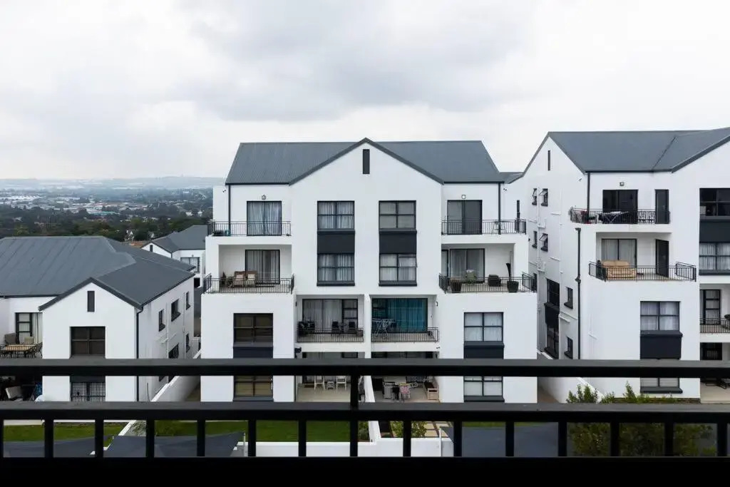 Alimama Spaces: the Manson's Greenstone