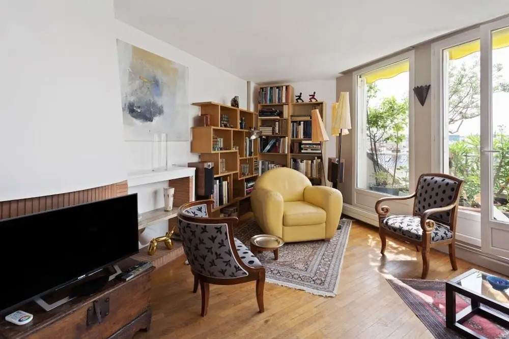 Stunning 3 Bed Apt With Balcony Near Champs Elysée