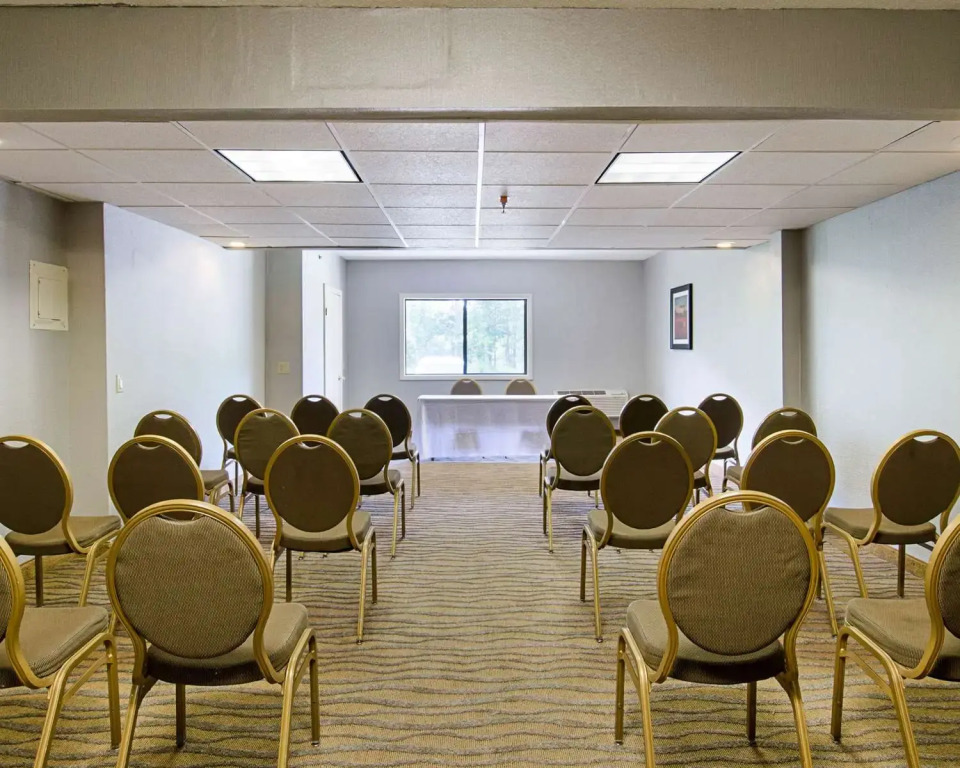Quality Inn & Suites Worcester MA