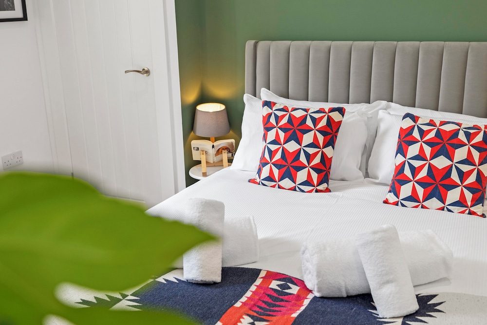 Stylish 2-Bed Villa Garden Central Edinburgh